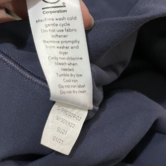 Welcome to my closet!This item has sold. - Picture 8 of 10